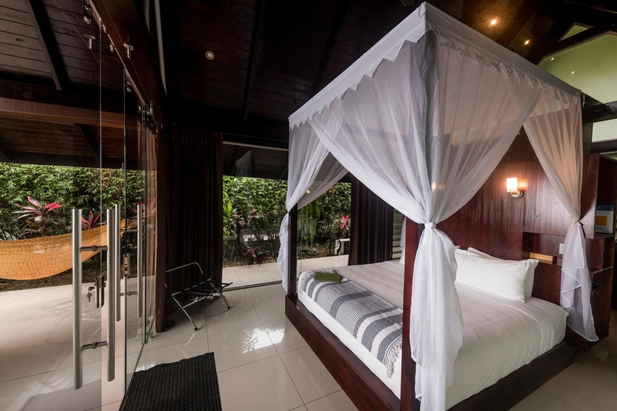 Oxygen Jungle & (adults Only) 5*